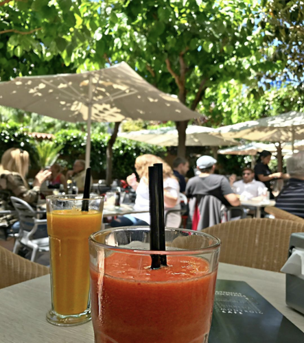 jardins montroig cafe